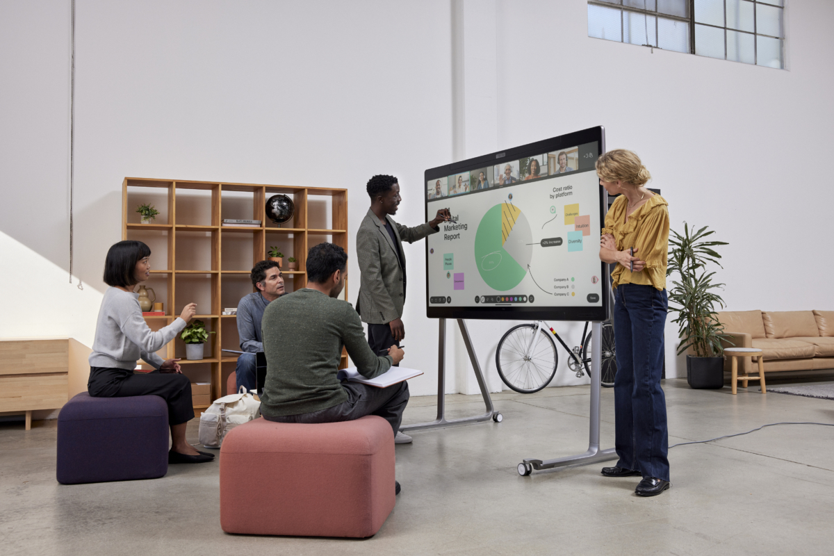 091121_Cisco_Q1_09_OpenSpace1_AmberWendell_002118-JC